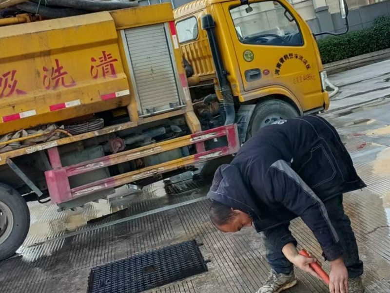 上海崇明管道疏通清洗公司通下水道马桶维修